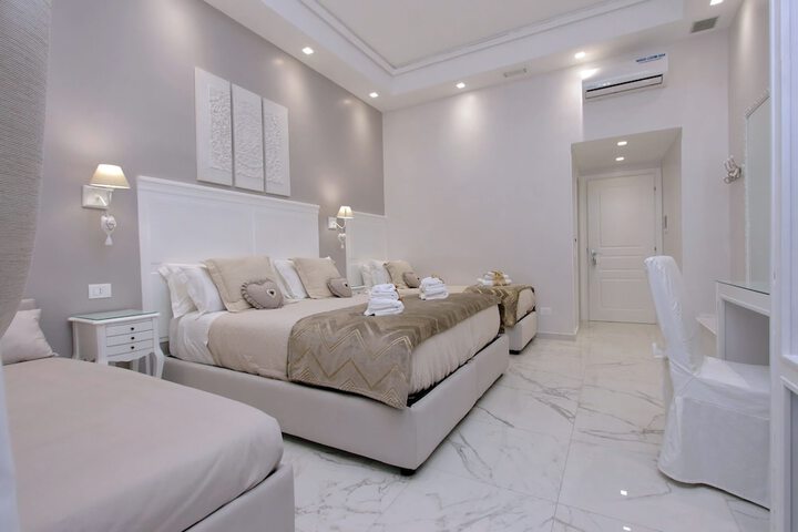 Room 25 of 51