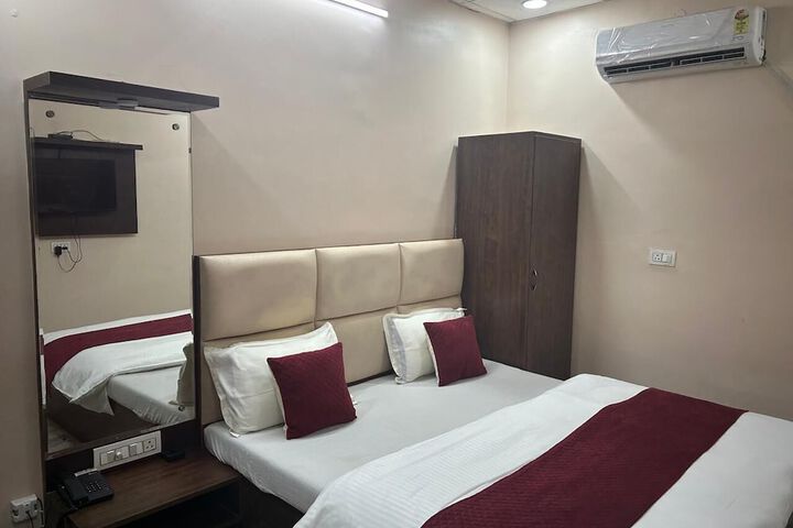 Room 14 of 23