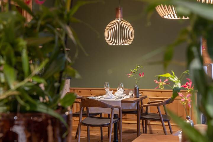 Dining 56 of 78