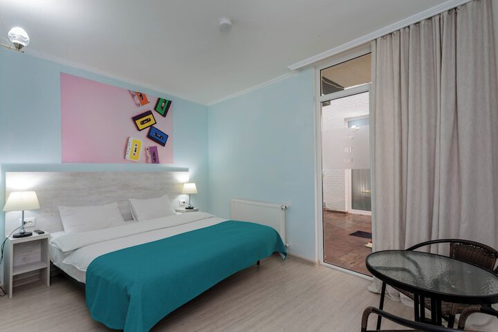 Room 19 of 64
