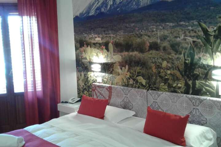 Room 7 of 85