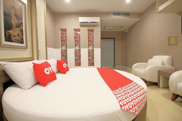 Room 17 of 33