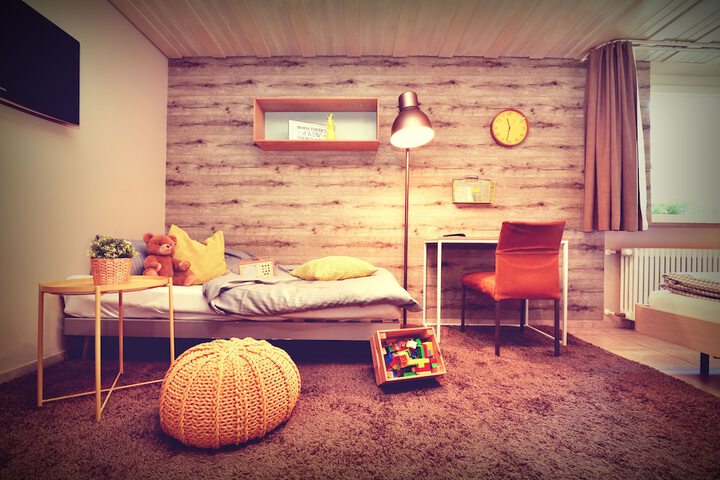 Room 7 of 75