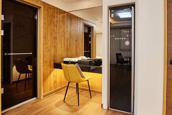 Room 22 of 40