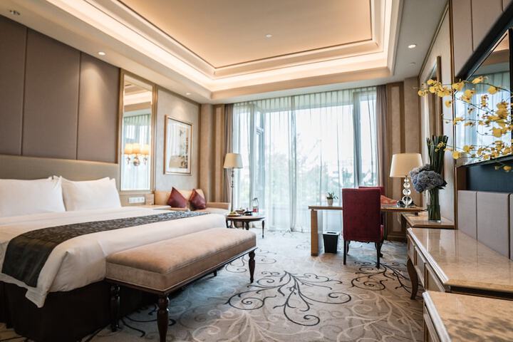 Room 8 of 46