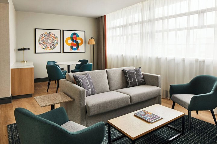 Room 21 of 87