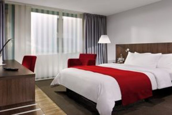 Room 34 of 120