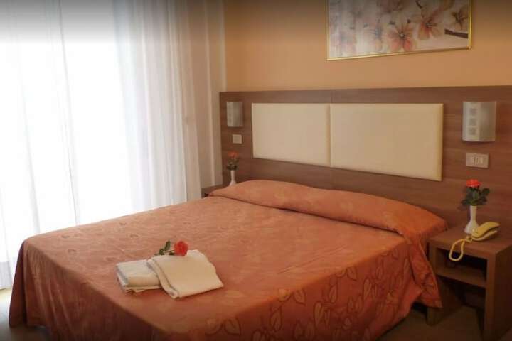 Room 4 of 55
