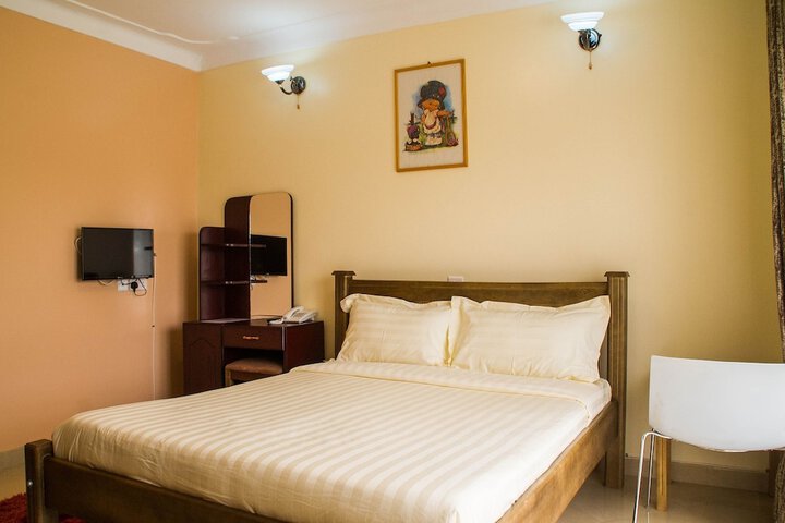 Room 15 of 30