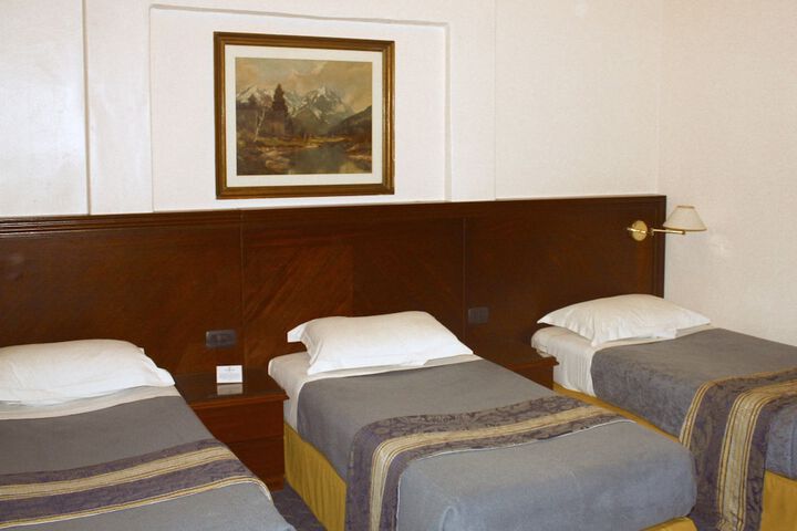 Room 11 of 53