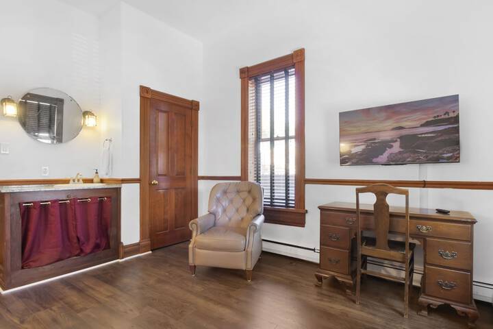 Room 40 of 105