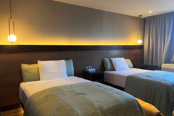 Room 7 of 40