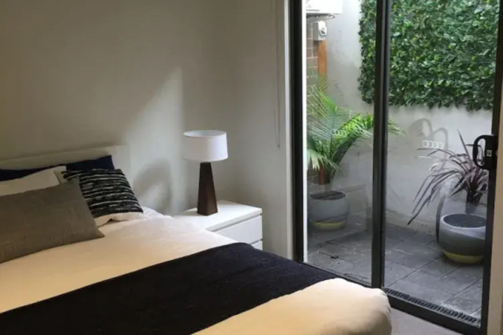 Room 5 of 15