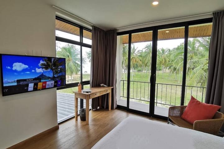 Room 4 of 34