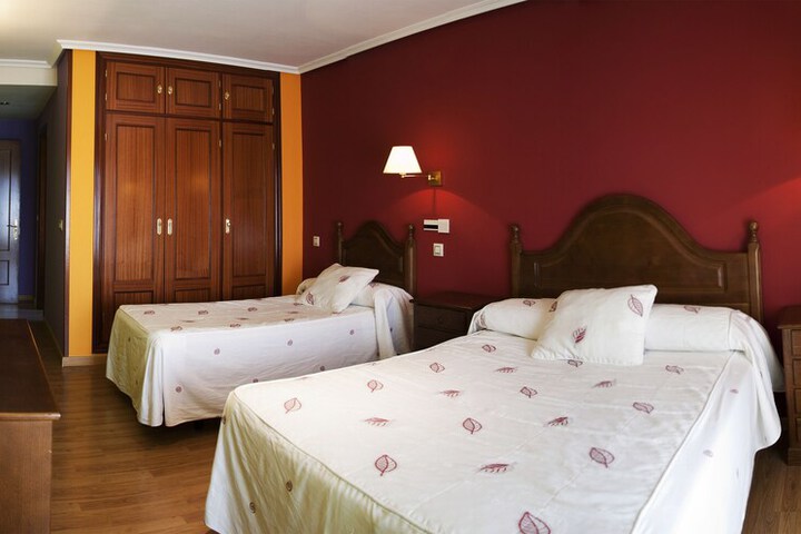 Room 8 of 34