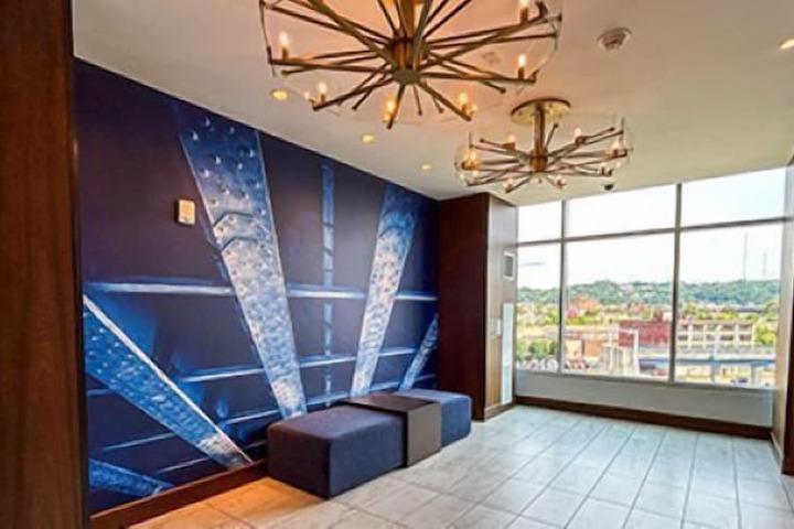 Ballroom/Hall 44 of 46