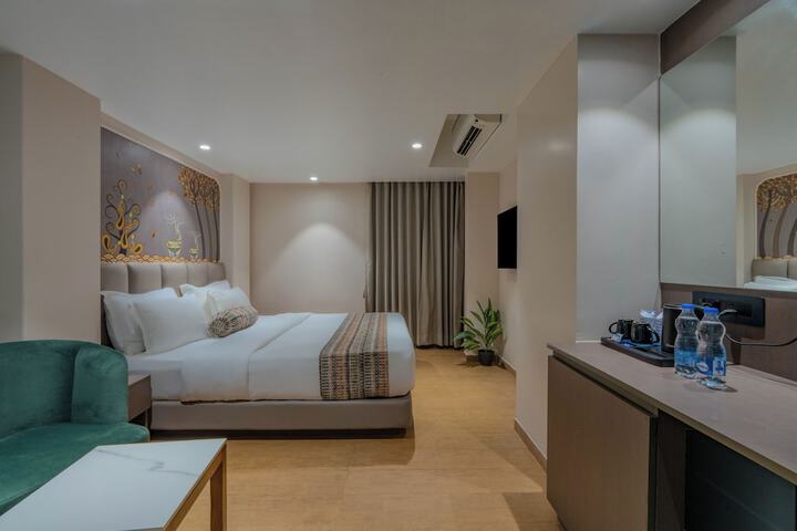 Room 12 of 35
