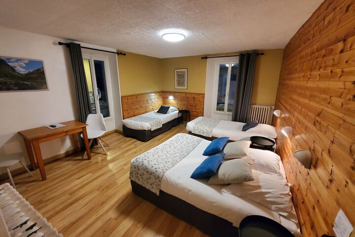 Room 13 of 28