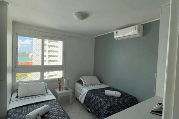 Room 4 of 15