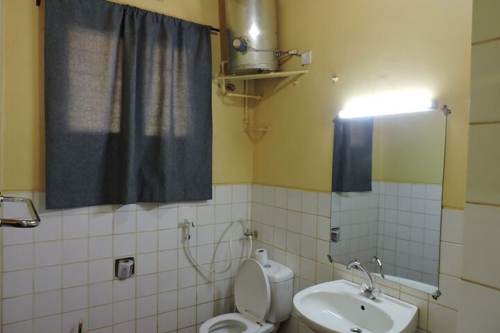 Room 10 of 23