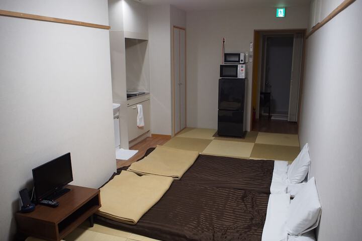 Room 7 of 99