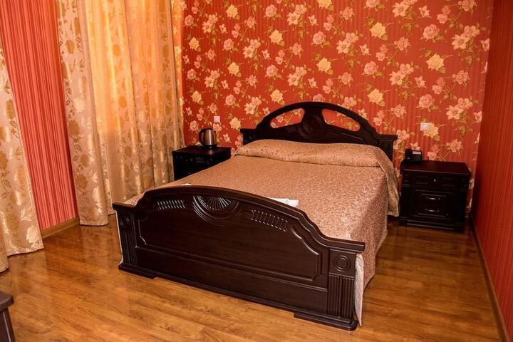 Room 19 of 38