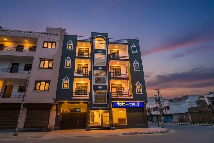 Fabexpress Rainbow Villa
