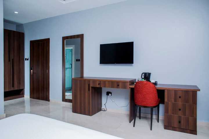 Room 18 of 30