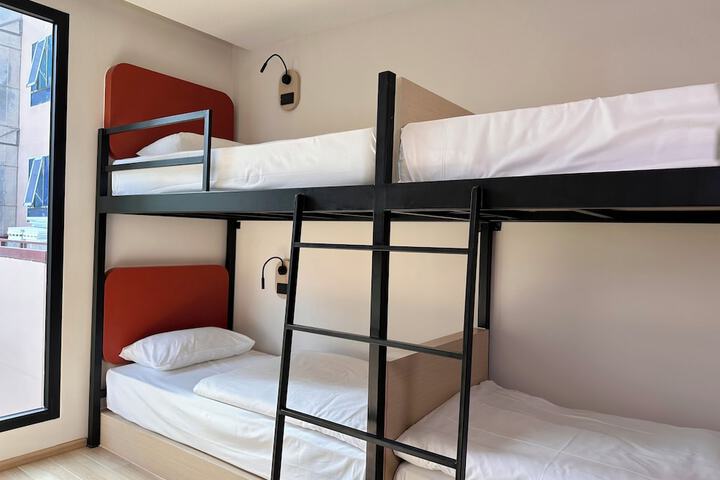 Room 29 of 79