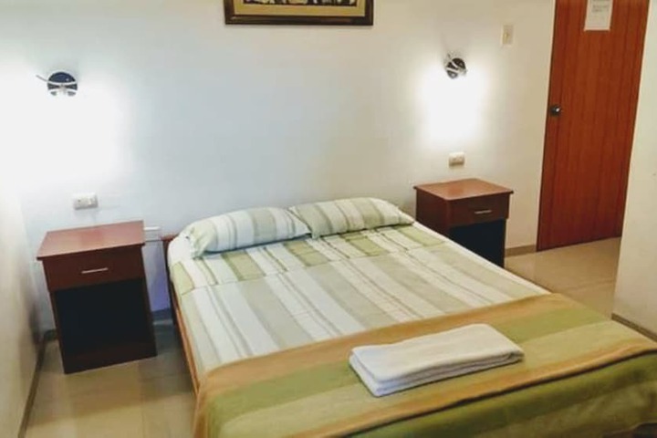 Room 6 of 30