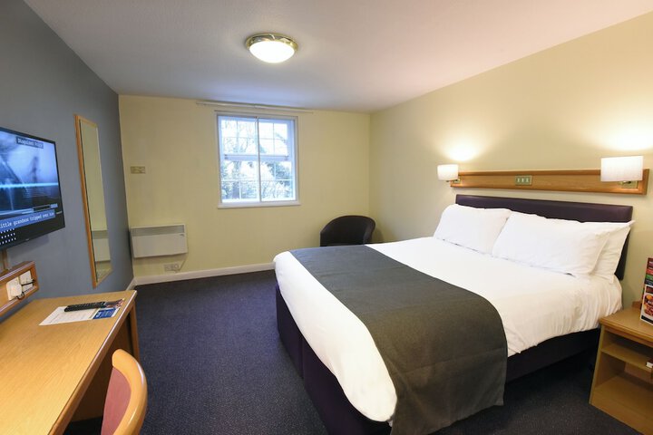 Room 6 of 24