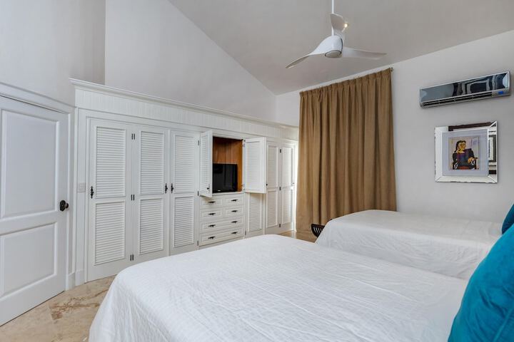 Room 46 of 51