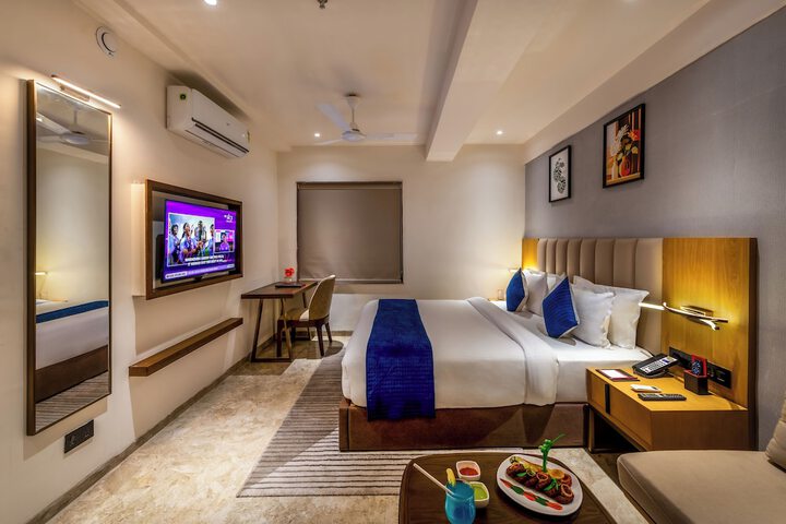 Room 28 of 53