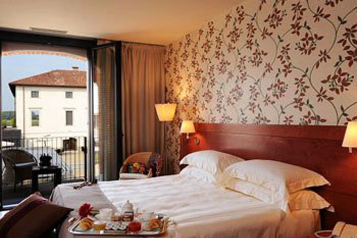 Room 14 of 26