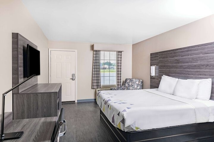 1 King Bed Mobility Accessible (11 of 11)