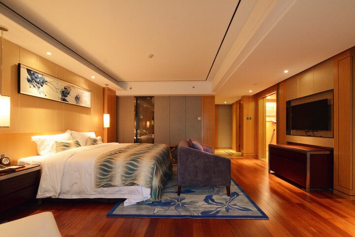 Room 10 of 62