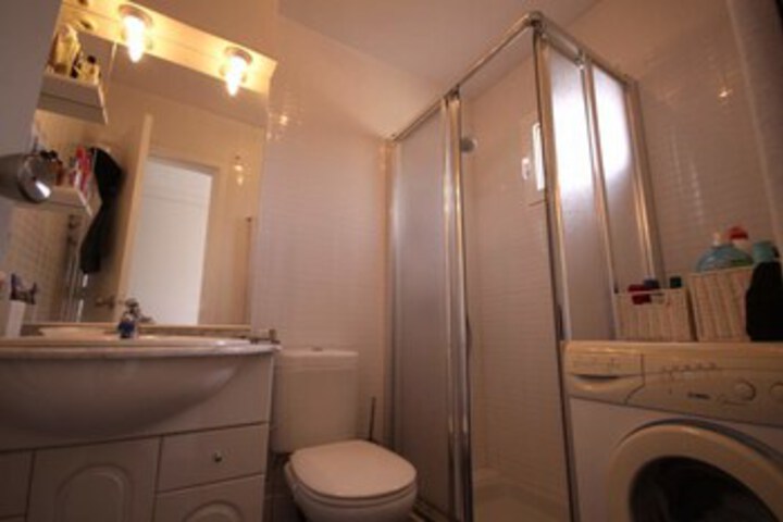 Room 2 of 18