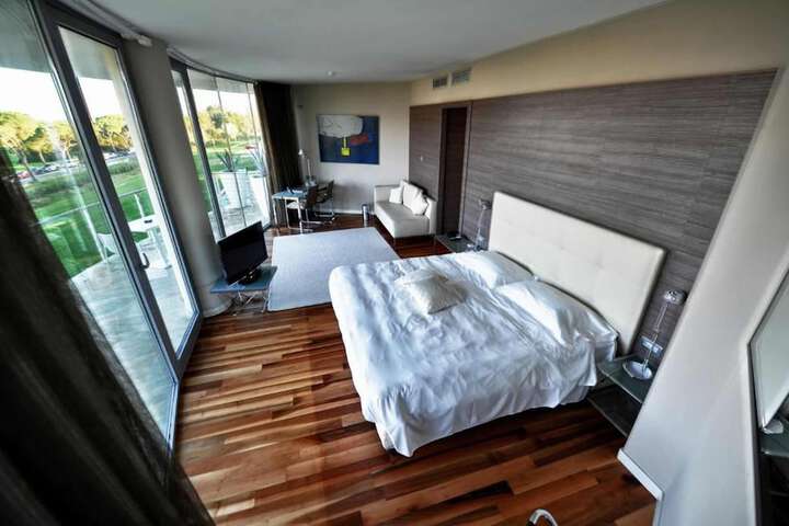 Room 14 of 119