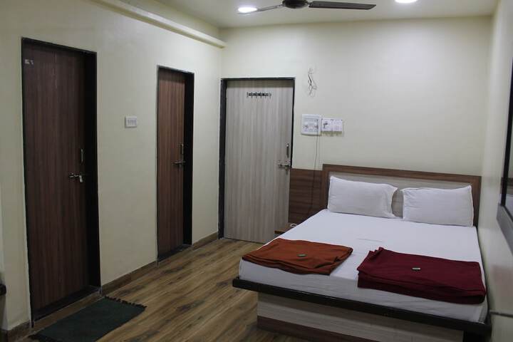 Room 9 of 44