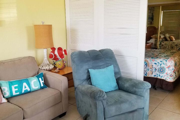Room 202 of 325