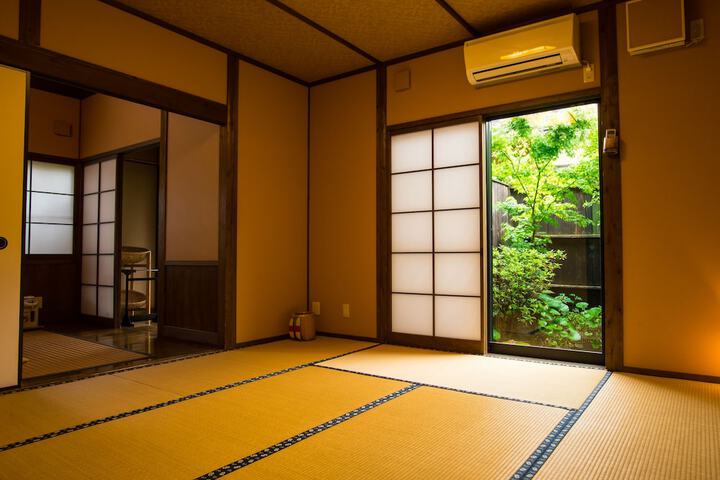 Room 4 of 49