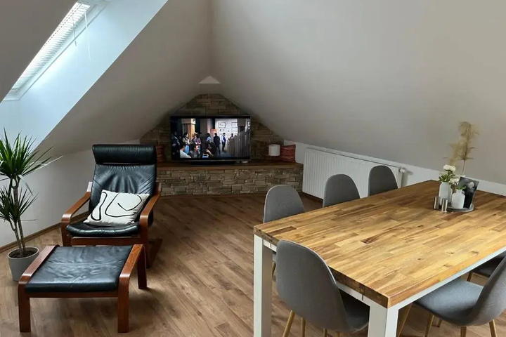 Room 3 of 12