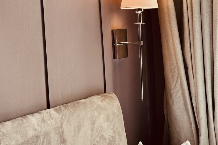 Room 12 of 171