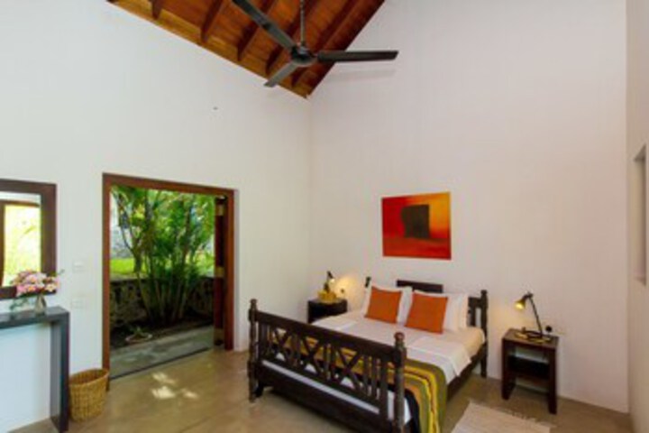 Room 20 of 28
