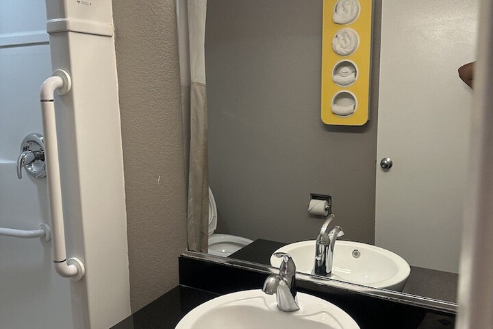 Room 29 of 74