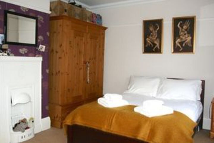 Room 7 of 19