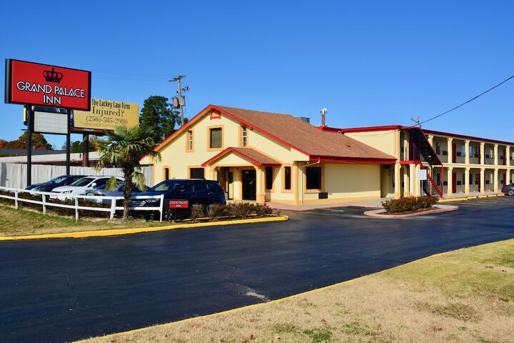 Grand Palace Inn