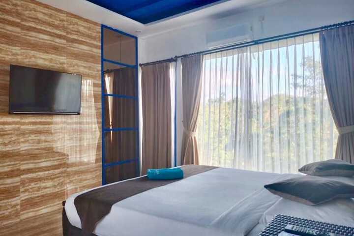 Room 8 of 27