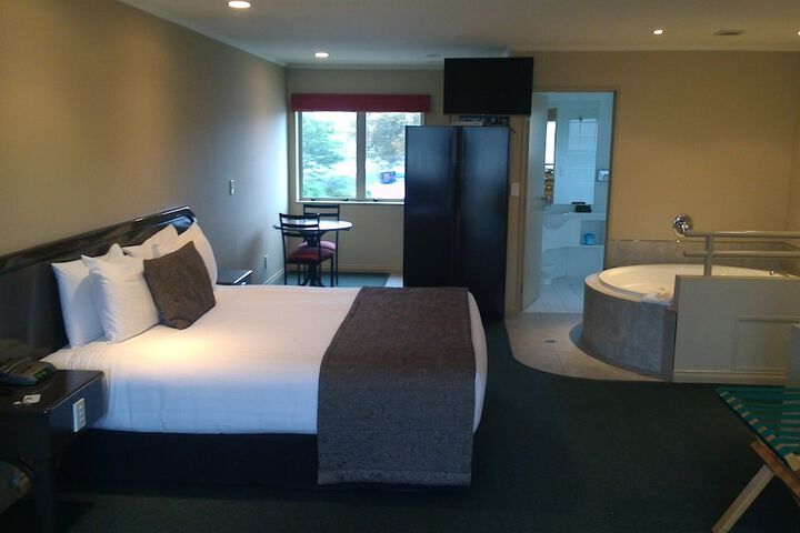 Room 3 of 53