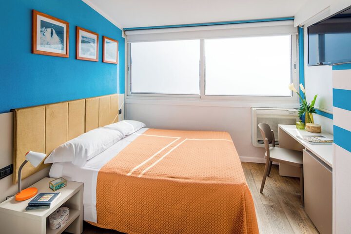 Room 20 of 35